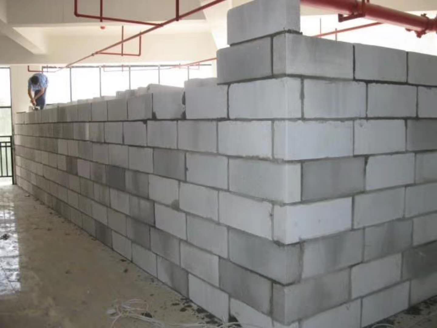 菏泽蒸压加气混凝土砌块承重墙静力和抗震性能的研究